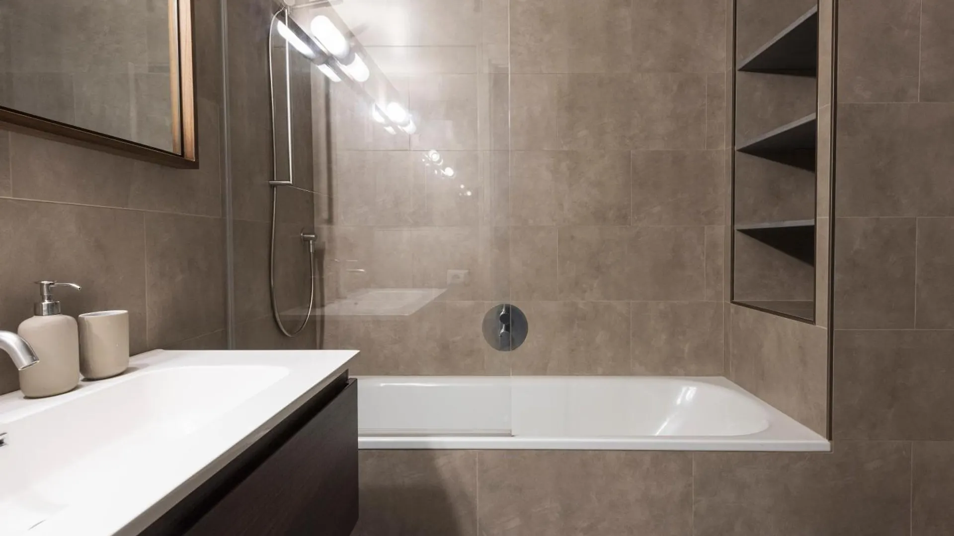 Luxury River View Apartment By Mmega Florence 0*,  Italy