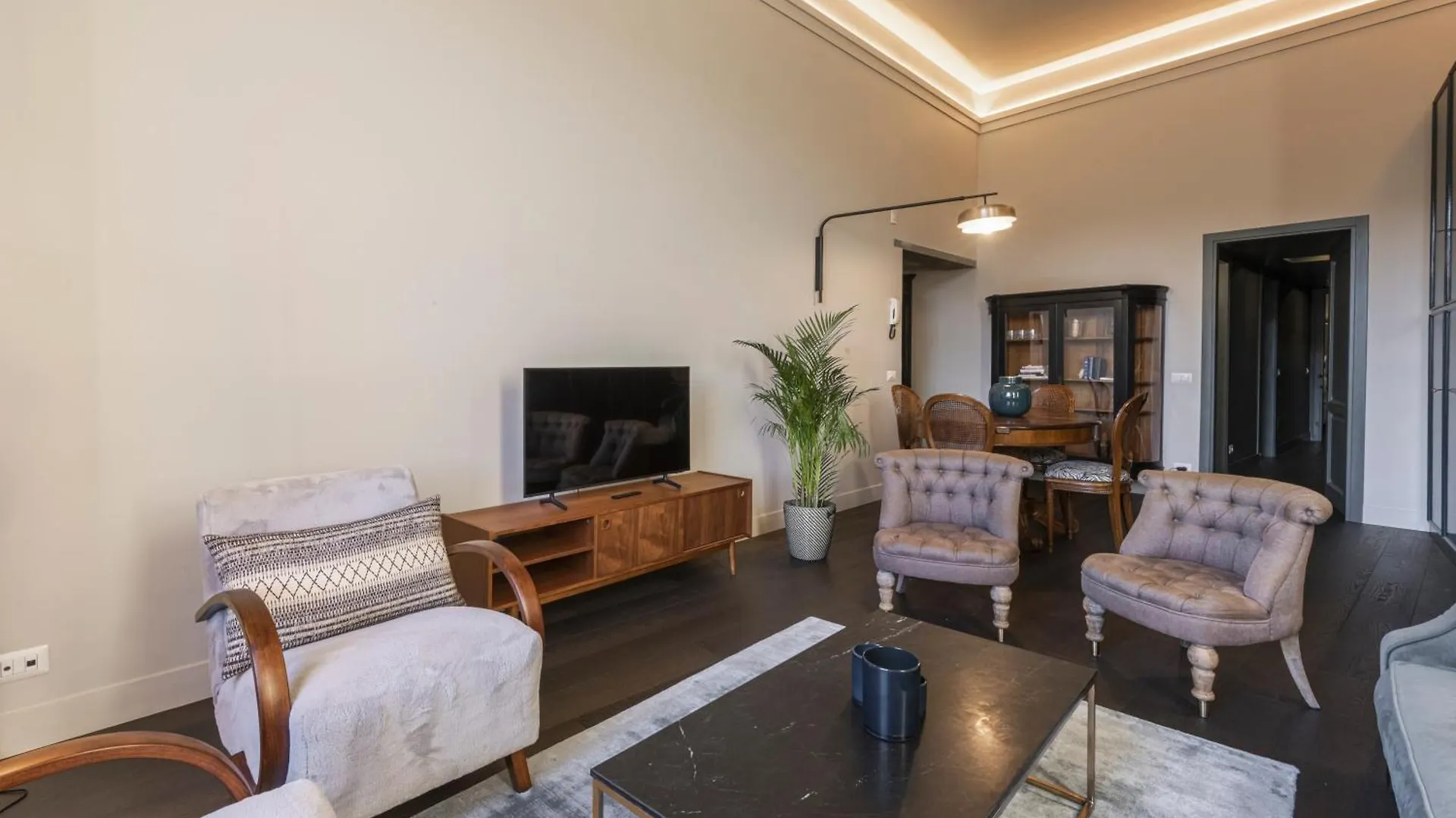 Luxury River View Apartment By Mmega Florence