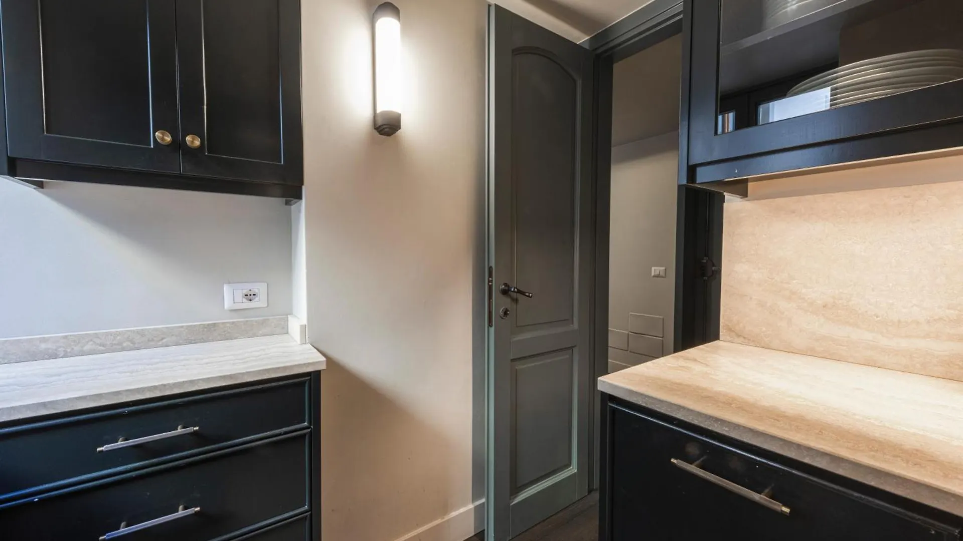Luxury River View Apartment By Mmega Florence Italy