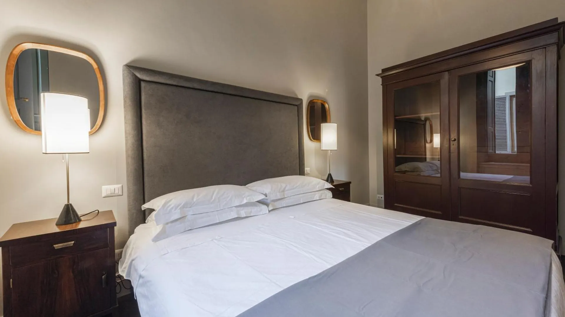 Luxury River View Apartment By Mmega Florence